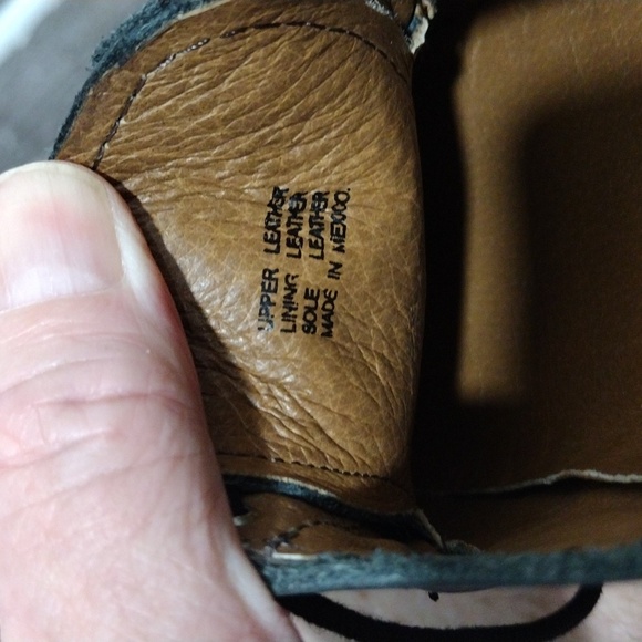 Sutro black leather weave look laced loafers. Mint condition. Size 8.5 - Picture 4 of 10